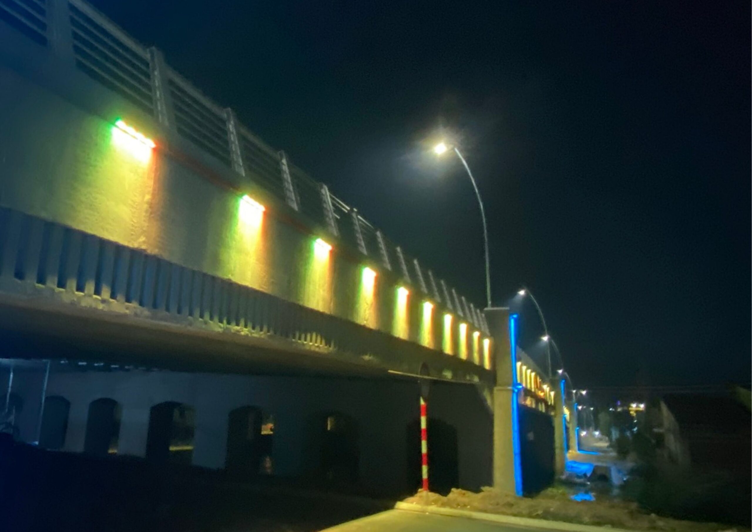 Hình ảnh Cầu Cờ Đỏ 3